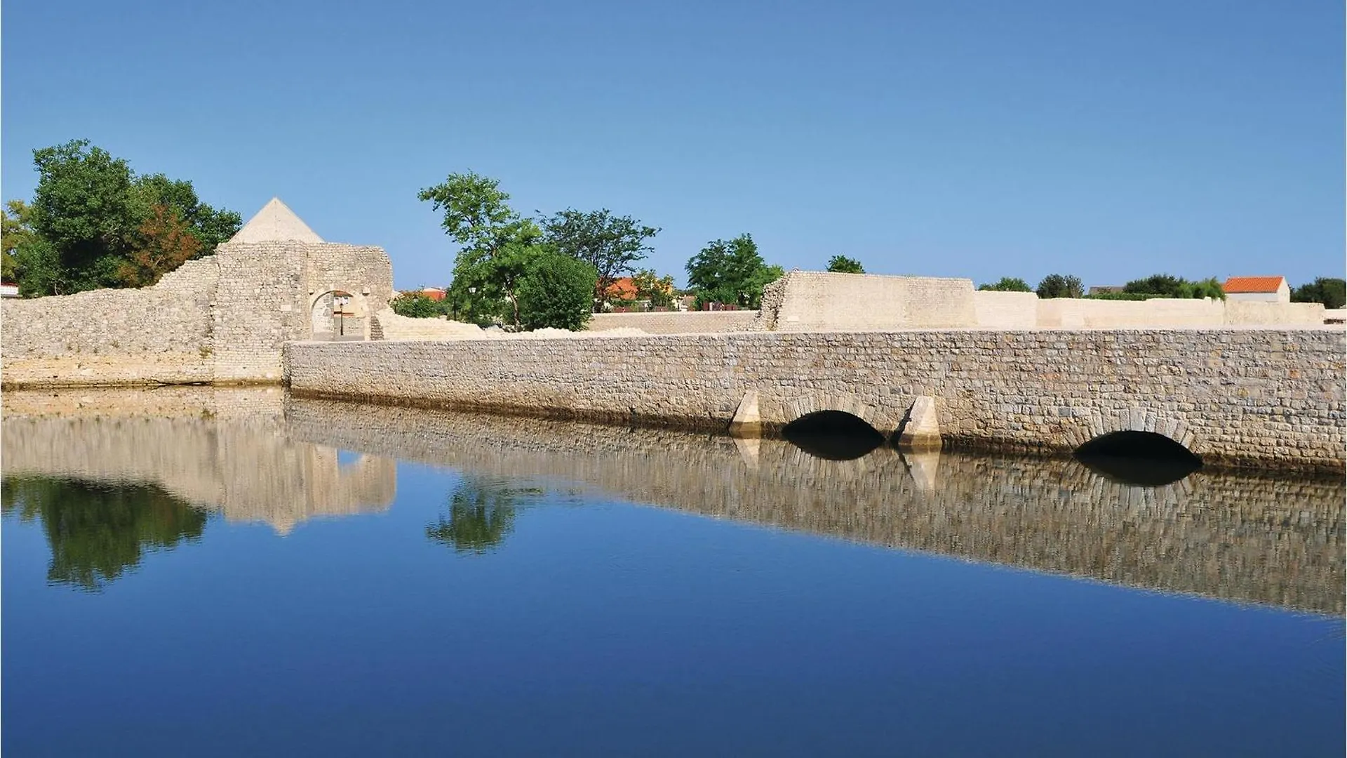 Beautiful Apartment In Nin With Wi-Fi